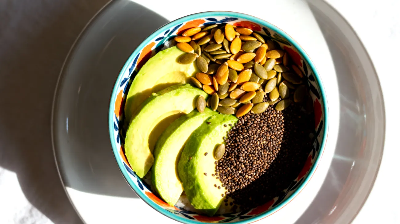 Kürbiskern-Avocado-Bowl mit fermentierten Hanfsamen"